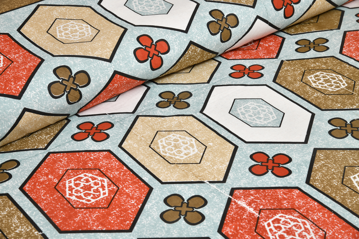 King Size Bedsheet. 100x108 inch approx. 1 Bedsheet 2 Pillow Covers.